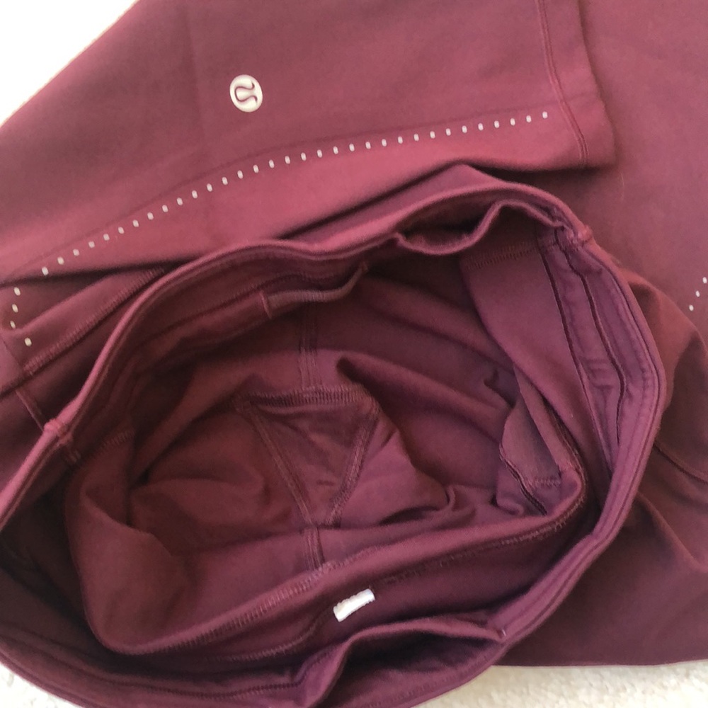 Lululemon Extra Mile Crop (Reflective 23") - Full-On® Luxteme in Garnet, Size 4 - Picture 9 of 16